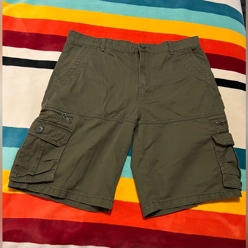 Dark Green Cargo Shorts ✨Like New✨